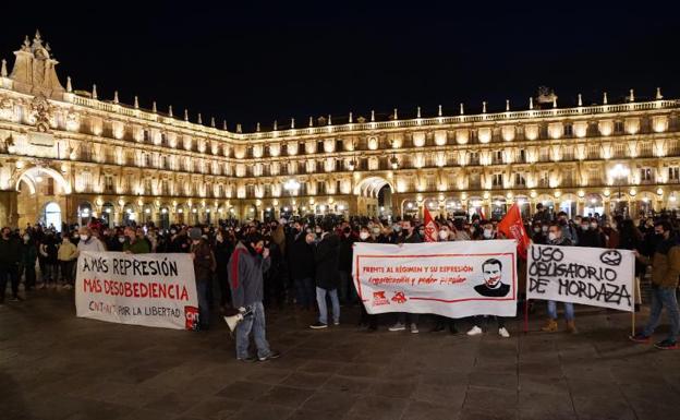 Dos centenares de manifestantes reclaman libertad para el rapero Pablo Hasél en Salamanca
