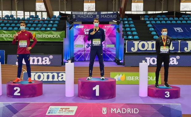 Exhibición de Álvaro de Arriba para proclamarse campeón de España de 800 bajo techo y lograr plaza fija en el Europeo