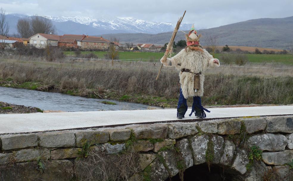 Zamarrones y mascaritos, este año en privado