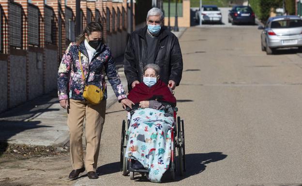 Piden a la Junta de Castilla y León que sopese hacer PCR de alta a positivos en covid