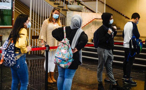 Las conductas adictivas de los adolescentes serán analizadas en un encuentro 'on-line' por la UEMC