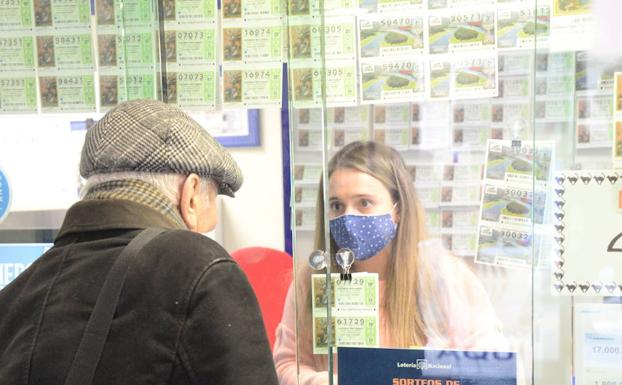 La Lotería Nacional deja un segundo premio en Medina del Campo, Salas de los Infantes y Lumbrales