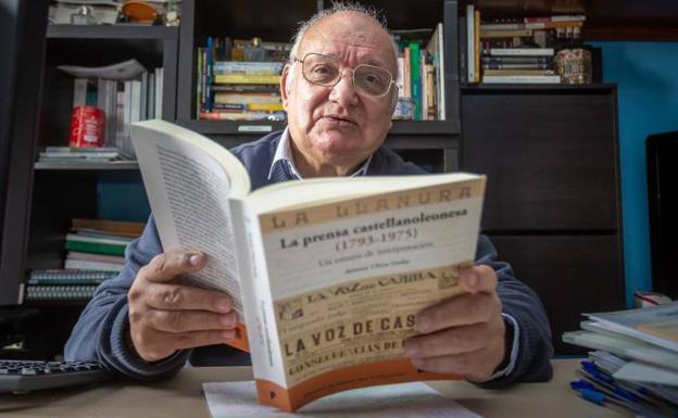 Antonio Checa: «Cuando dominan las falsas noticias, el periodista es más necesario que nunca»