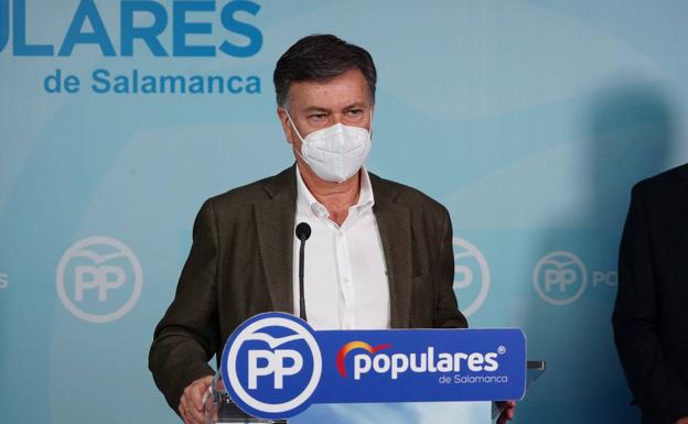 Francisco Vázquez al PSOE: «Las mociones de censura no se anuncian, se presentan»