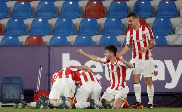 El Athletic se cita con la historia y dobla final de Copa