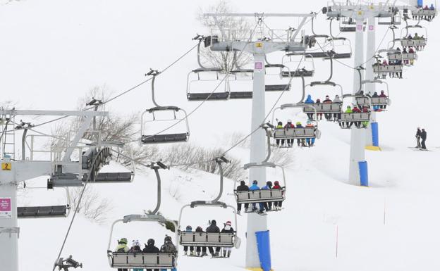 La estación de esquí de San Isidro, en León, instaura un nuevo sistema de venta 'on line' de abonos