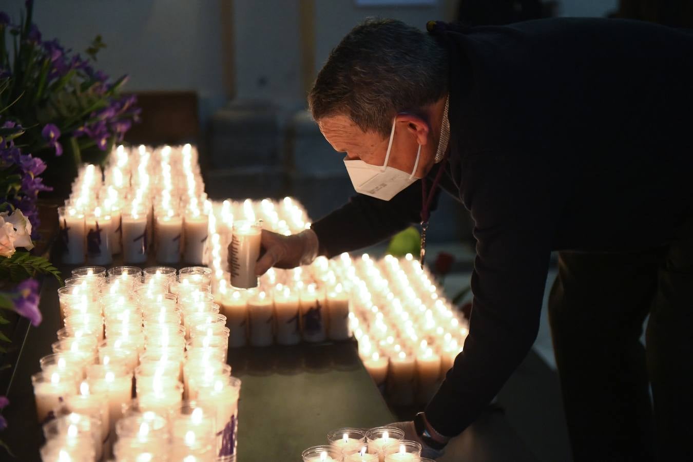 Besapié al Nazareno en la Iglesia de Jesús de Valladolid