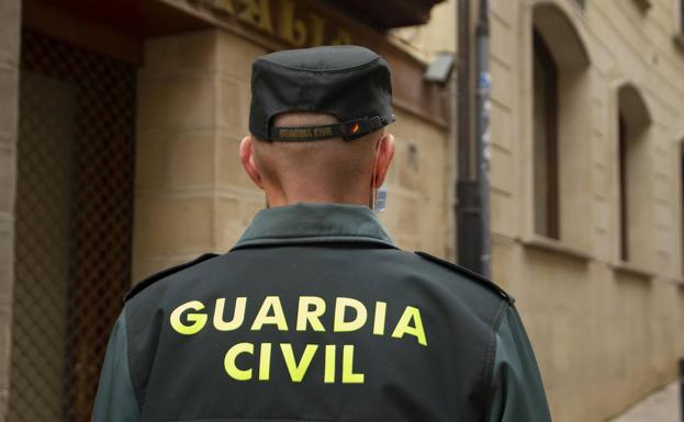 Detenido un joven que engañó a decenas de niñas para recibir fotografías de carácter sexual