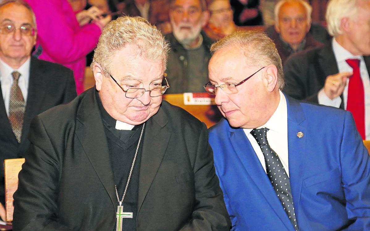 El obispo de Palencia remite a las cofradías un decreto por el que suspende todas las procesiones