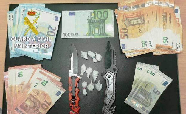 Interceptado en un control de carretera en León con nueve papelinas de cocaína