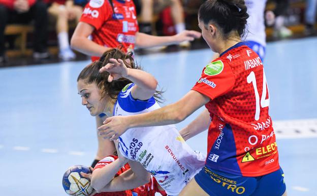 El Aula mantiene su romance con la Copa de la Reina