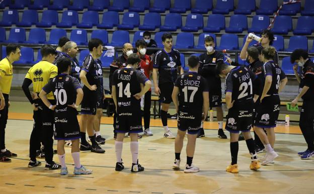 El BM Salamanca supera al colista y se coloca sexto en la clasificación (26-36)