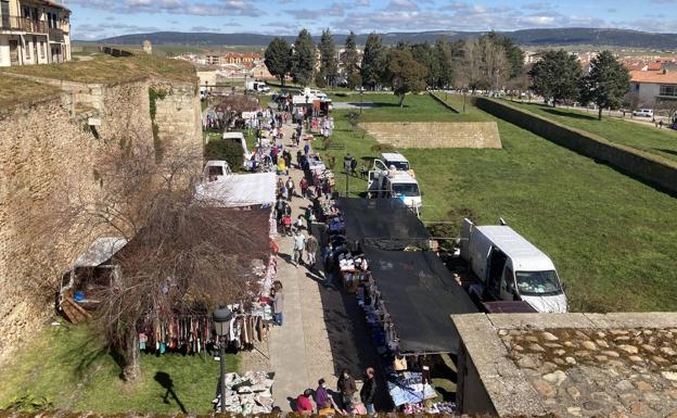 El mercadillo mirobrigense recupera cierta normalidad con 57 vendedores