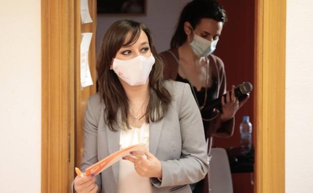 Gemma Villarroel confía en que los doce procuradores de Cs mantengan el voto contra la moción