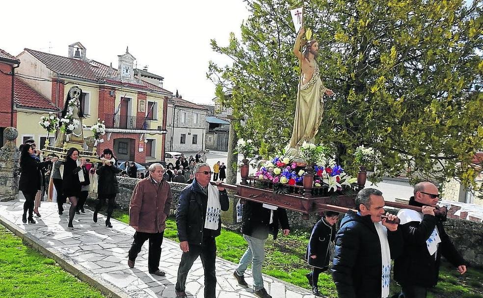 Los pueblos sacrifican sus procesiones por la covid y la vejez