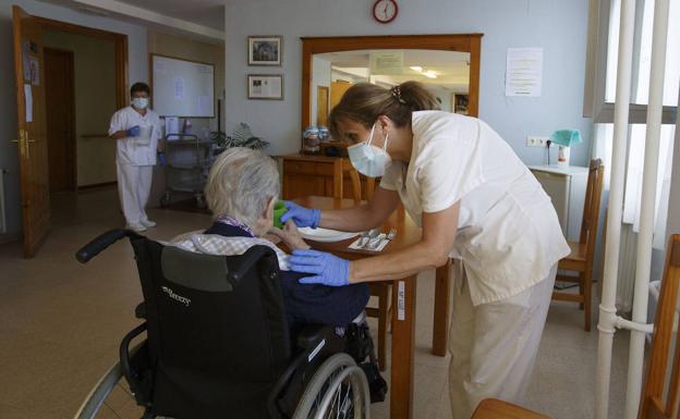 Las nuevas prestaciones de Dependencia bajan en 12.300 en Castilla y León