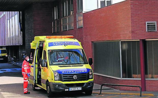 El hospital mantiene dos plantas de covid por posibles repuntes