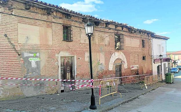 El Ayuntamiento de Pollos recibe la donación familiar de un edificio de más de 200 años