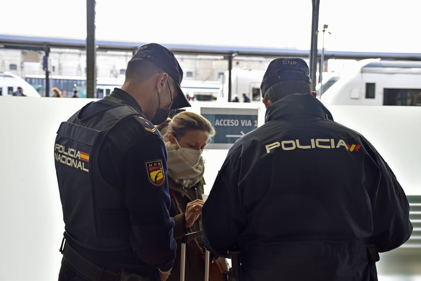 Controles de movilidad en las estaciones de trenes y autobuses de Valladolid