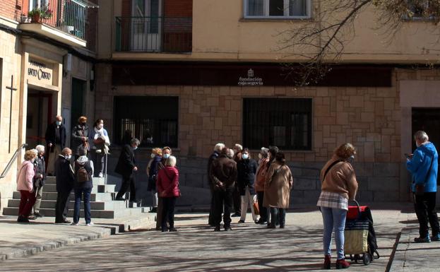 La pandemia golpea al padrón de la capital segoviana, que pierde 506 habitantes en un año
