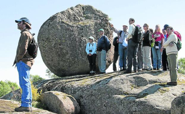 El granito del Acueducto procede de canteras de Ortigosa, La Granja, Valsaín y el barrio de San Lorenzo