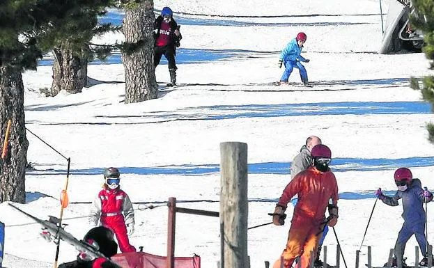Más de 7.000 firmas reclaman que no se destruya la estación de esquí de Navacerrada