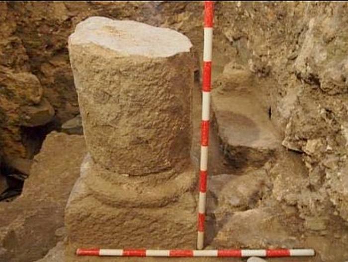 La excavación arqueológica junto al Seminario descubre una columna romana