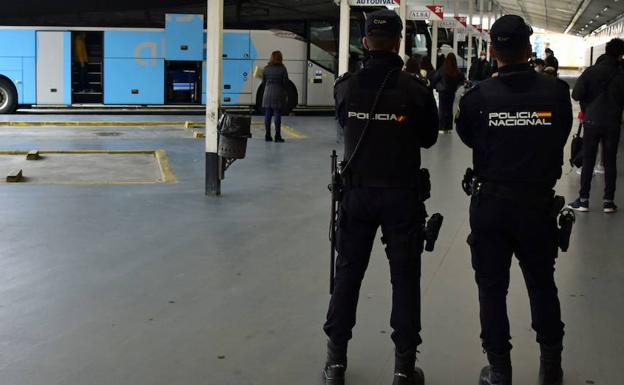 La Policía Nacional controlará el cierre perimetral este viernes en las estaciones de autobús y tren de Valladolid