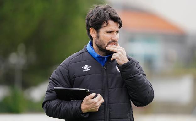 Lolo Escobar, técnico del Salamanca UDS, da negativo en covid y estará este domingo ante la SD Compostela