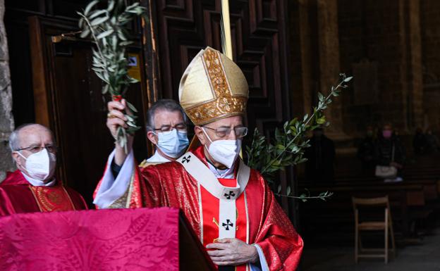 Domingo de Ramos con palmas y sin procesión en la Semana Santa de Valladolid