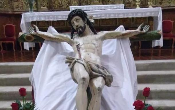 Olmedo invita a los cofrades a acudir a los actos litúrgicos vestidos con el hábito de su hermandad