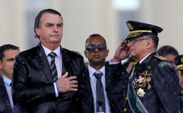 Bolsonaro destituye a la cúpula de las fuerzas armadas brasileñas