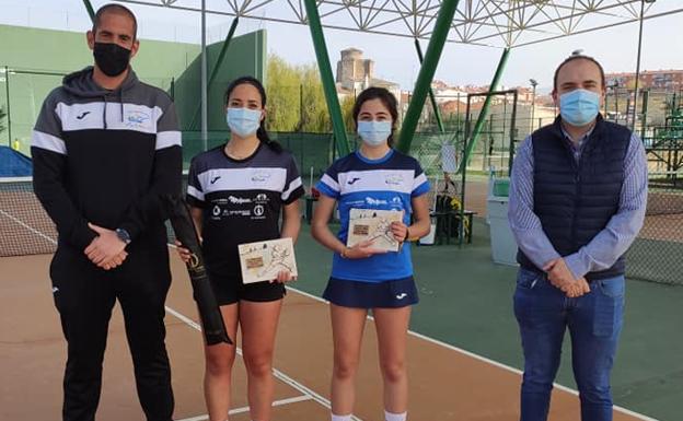 Alta participación en el el I Torneo de Tenis y Pádel Villa Alba de Tormes con triunfos locales