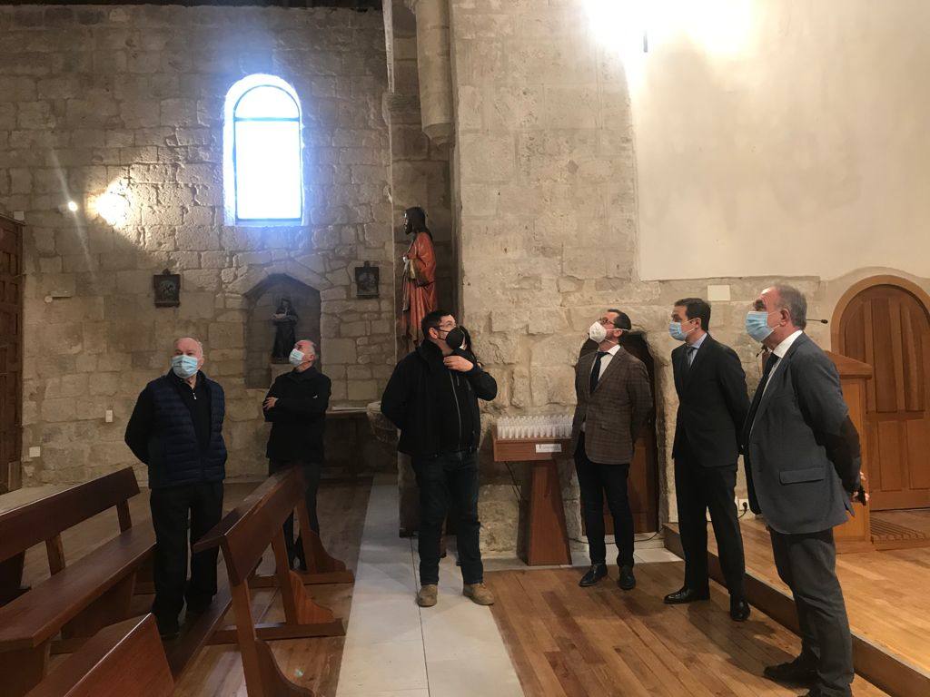 Finalizan las obras sobre las armaduras de la iglesia de Cevico Navero