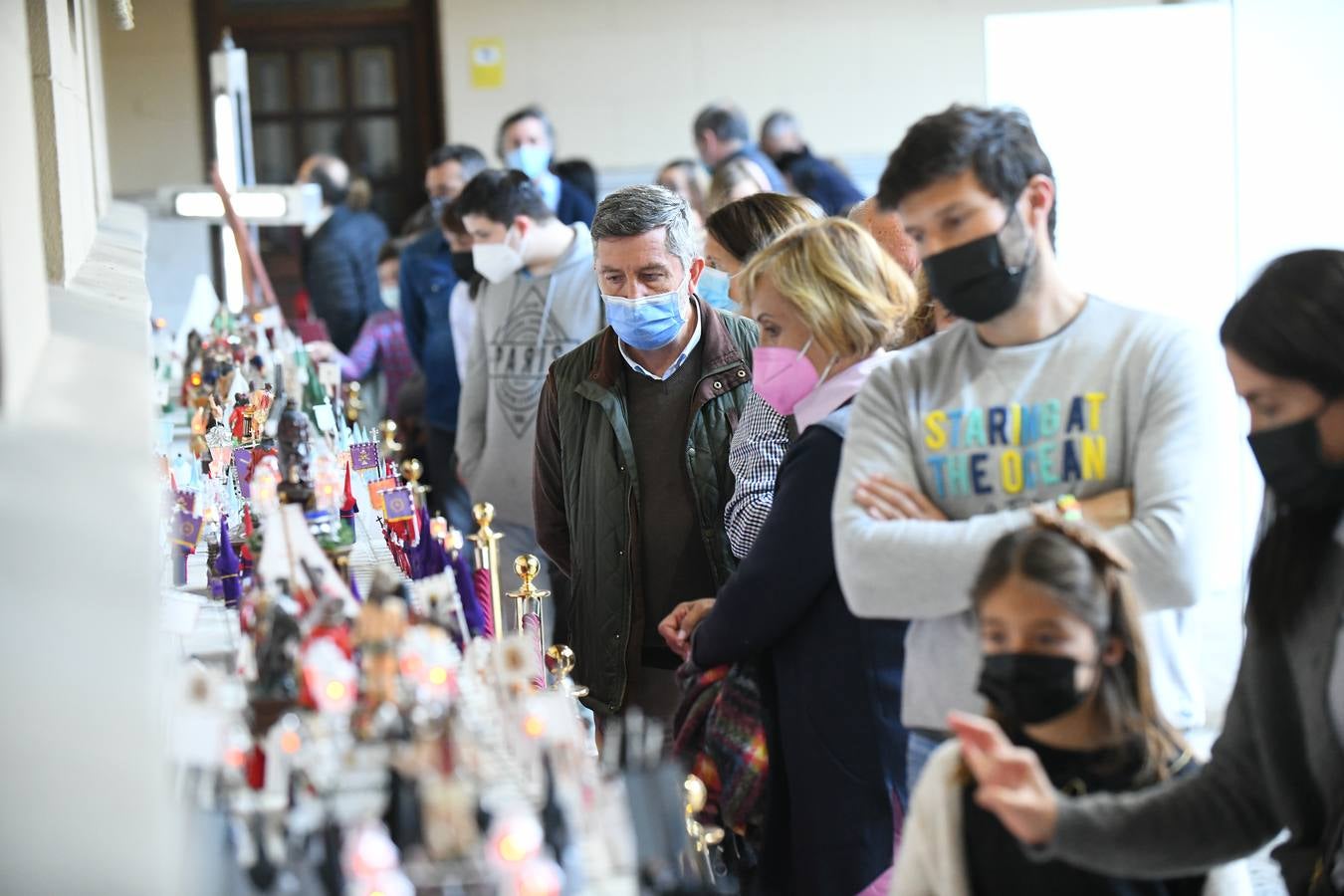 Los vallisoletanos llenan las iglesias y las terrazas en un Jueves Santo atípico