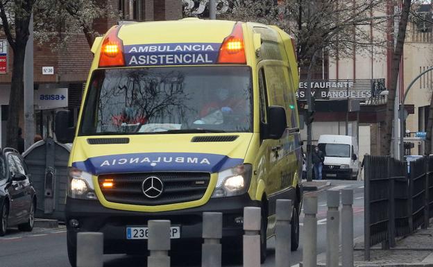 Hospitalizado un menor tras clavarse en la pierna un freno de la bicicleta en Mojados