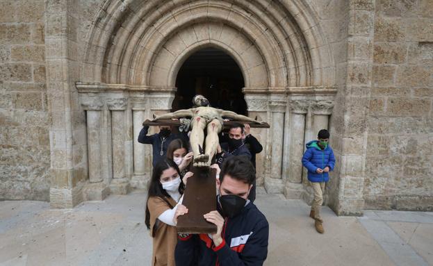 Ciudad Rodrigo se encuentra con el Cristo Bendito de San Andrés