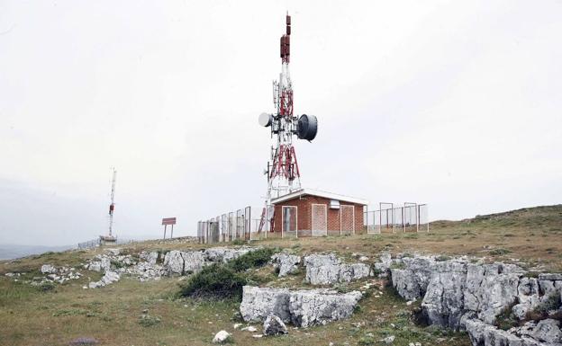 Dos averías dejan sin teléfono y sin señal de televisión a Guardo