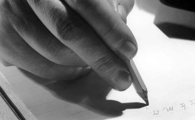 La Fundación 'la Caixa' abre la 13ª convocatoria del concurso de Relatos Escritos por Personas Mayores