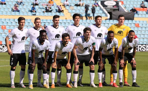 Los jugadores del Salamanca UDS dan negativo tras el positivo de Uxío y ya podrán entrenar esta tarde