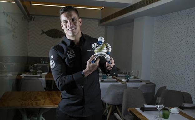 Entre amuletos, guisos y platós… de televisión