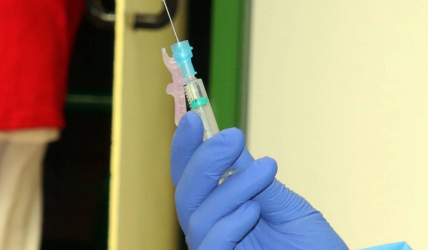 Sanidad retoma esta tarde en Segovia la vacunación con AstraZeneca