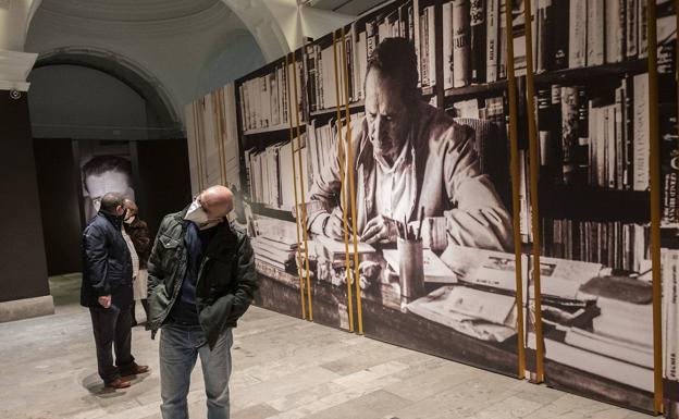 La exposición 'Delibes' incorpora visitas guiadas para grupos reducidos