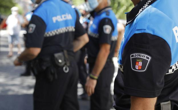 Un hombre y una mujer hurtan catorce envases de jamón en un supermercado de Palencia