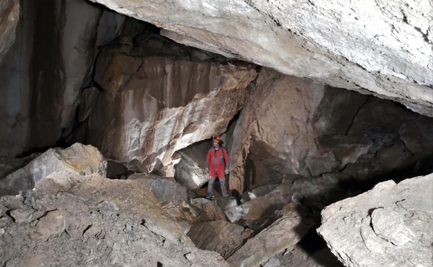 Descubren una cueva en Burgos que supera el kilómetro de profundidad