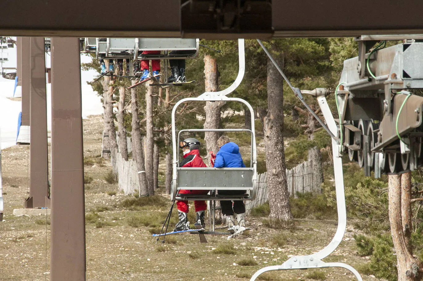 La Comisión de Gestión del Parque Nacional ve posible mantener el esquí en Navacerrada