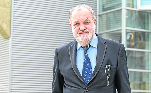 «Con dinero puedes hacer muchas cosas pero a veces es peor, se te va la mano»