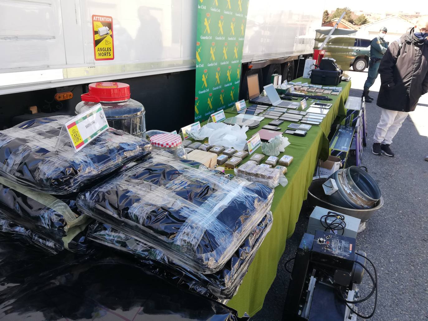 Ocho detenidos en Segovia por traficar con droga con un pionero sistema de ocultación para su transporte