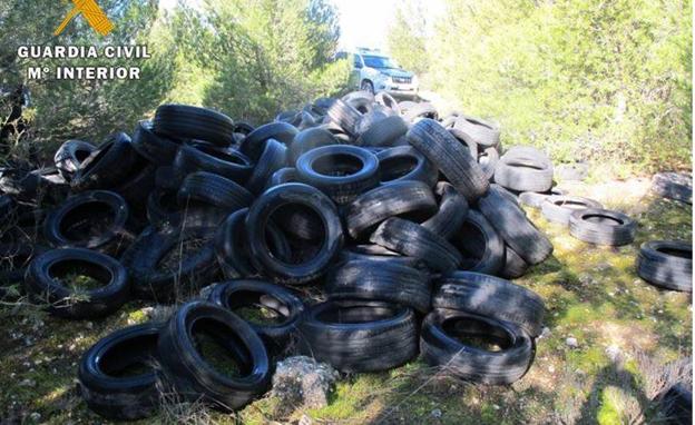 Tres investigados por su relación con nueve vertederos de neumáticos en la provincia de Valladolid