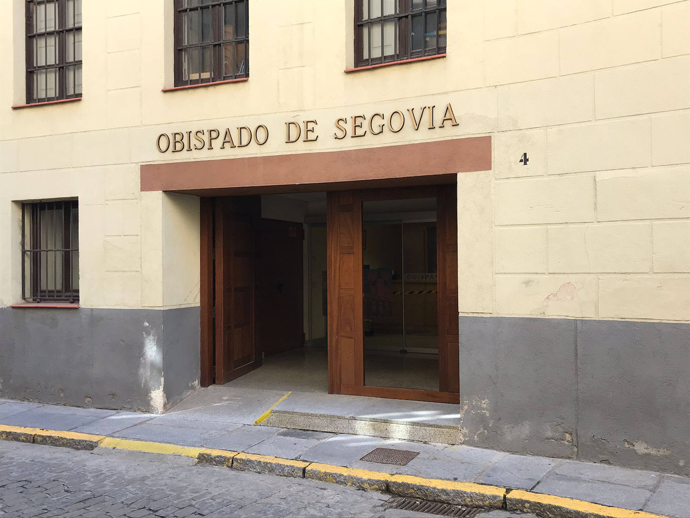 Cáritas Segovia y el Obispado acuerdan la cesión de casas parroquiales